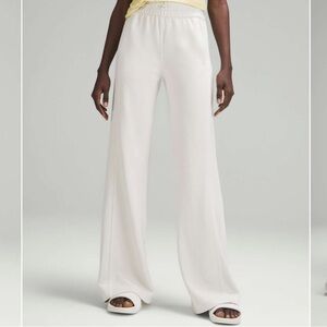 NWOT lululemon Ribbed Softstreme Pant (Bone)
